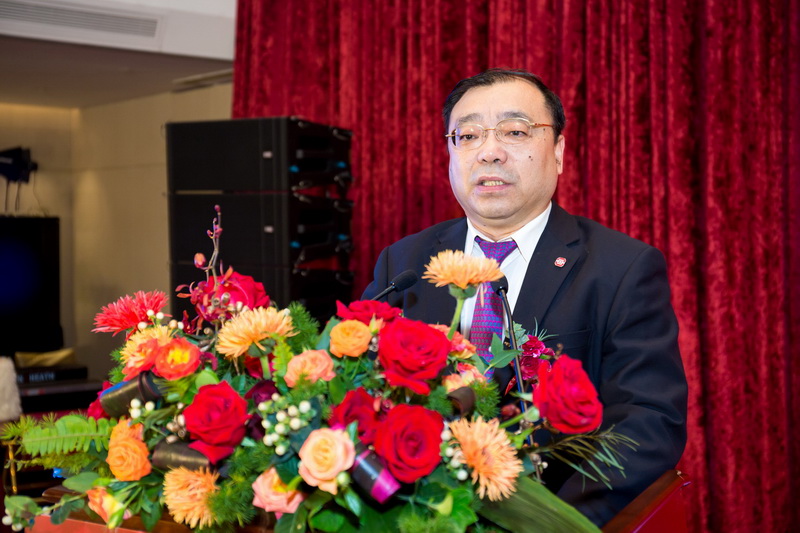 5中国五金制品协会张东立执行理事长在大会上讲话_调整大小.jpg